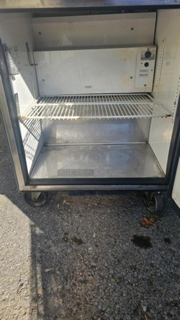 True TWT-27F Worktop Freezer with Backsplash - Image 2 of 4