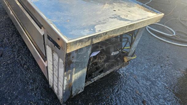 Commercial Stainless Steel Chef Base. Needs Cleaned Has a few dents on the front *See Pictures* Was working when removed - Image 6 of 7