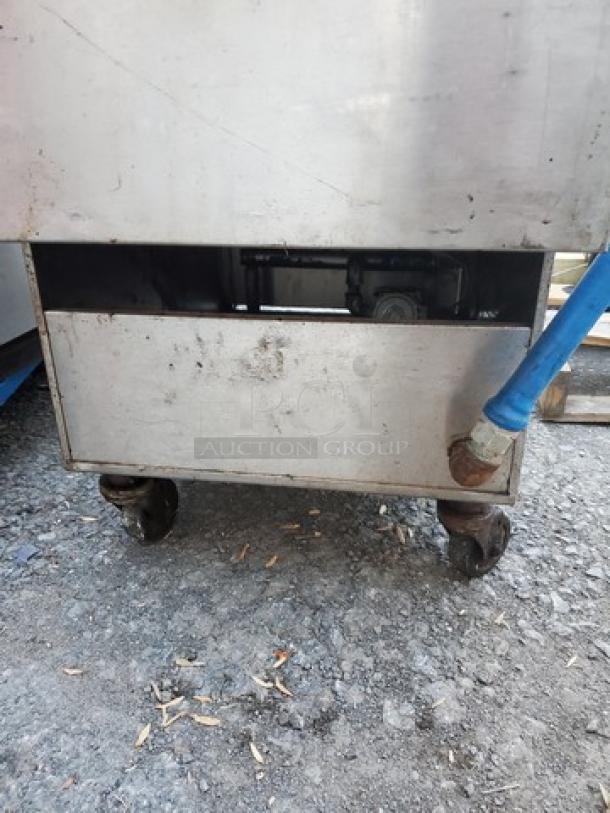 Pitco Frialator Stainless Steel Propane Floor Fryer! - Image 5 of 7