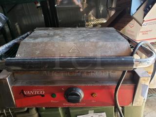 Avantco Single Grooved Panini Press