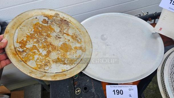2 Miscellaneous Pizza Pans (2xBid) - Image 2 of 2