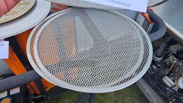 3 Pizza Screens (3xBid) - Image 2 of 2