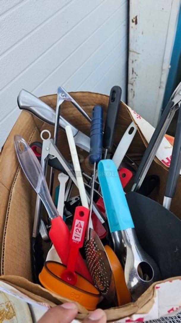 Lot of Miscellaneous Kitchenware - Image 1 of 3