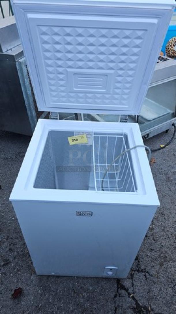Black + Decker Small Chest Freezer. Like New! - Image 1 of 4