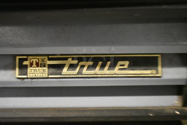 True GDM-12 Metal Commercial Single Door Reach In Cooler Merchandiser w/ Poly Coated Racks. 115 Volts, 1 Phase. Tested and Working! - Image 2 of 4