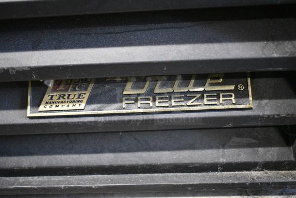 True GDM-26F Metal Commercial Single Door Reach In Freezer Merchandiser w/ Poly Coated Racks. 115 Volts, 1 Phase. Tested and Working! - Image 3 of 5