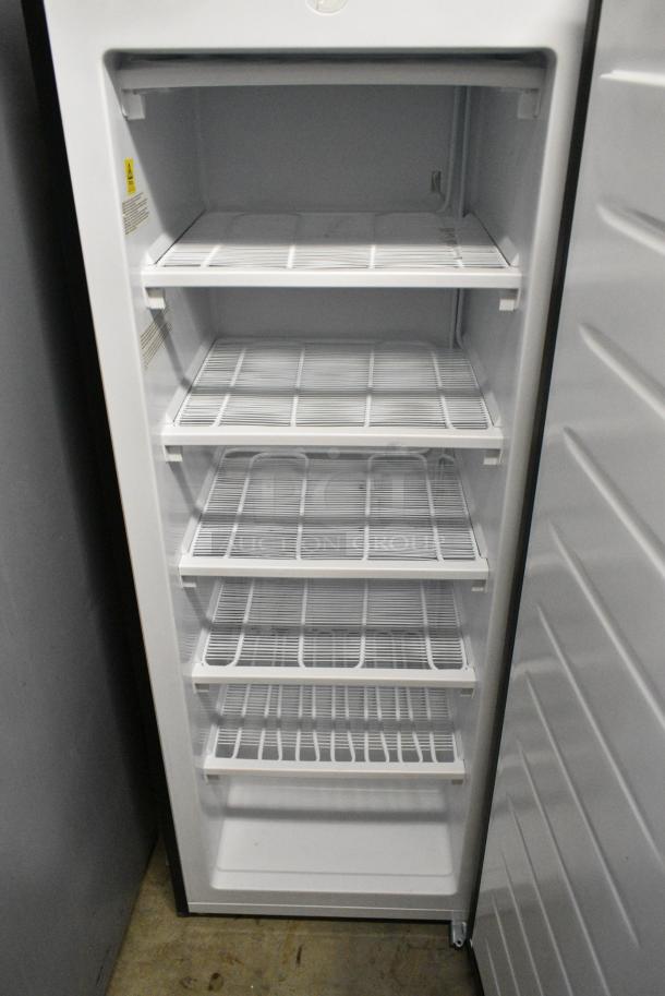 Frigidaire EFRF698-6COM Stainless Steel Cooler w/ Freezer. 115 Volts, 1 Phase. Tested and Working! - Image 3 of 4