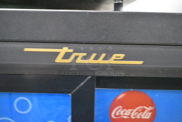 True GDM-41SL-54-LD Metal Commercial 2 Door Reach In Cooler Merchandiser w/ Poly Coated Racks. 115 Volts,1 Phase. Tested and Working! - Image 3 of 6