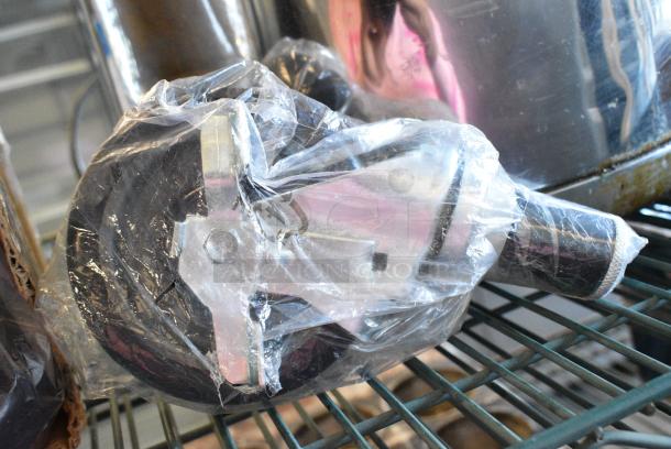 BRAND NEW SCRATCH AND DENT! Lot of 4 Commercial Casters. - Image 3 of 3