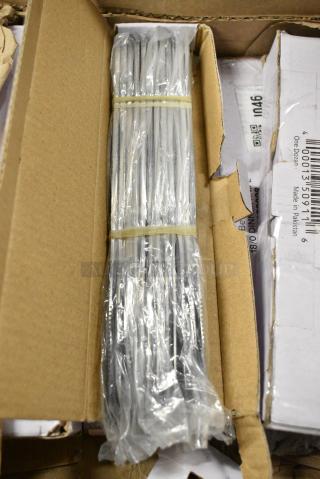 BRAND NEW SCRATCH AND DENT! Lot of 72 267030008 Choice Bethany 8 1/2" Stainless Steel Dinner Knife
