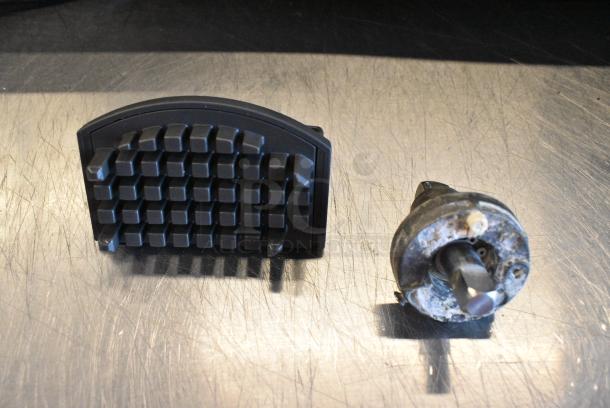 3 Metal Food Processor Blades in Poly Case. 3 Times Your Bid! - Image 5 of 6