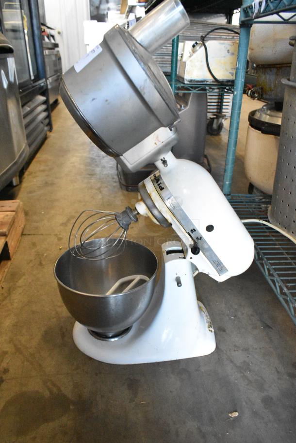 KitchenAid K45SSWH Metal Countertop Planetary Dough Mixer w/ Attachment, Paddle and Whisk Attachments. 120 Volts, 1 Phase. Tested and Working! - Image 4 of 8