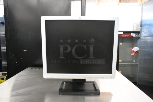 3 Various Computer Monitors Including Dell E1912Hc, 2 HP Le1711. 3 Times Your Bid! - Image 4 of 7