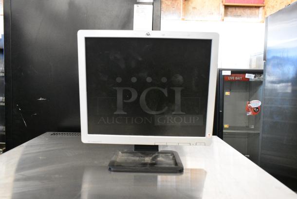 3 Various Computer Monitors Including Dell E1912Hc, 2 HP Le1711. 3 Times Your Bid! - Image 6 of 7