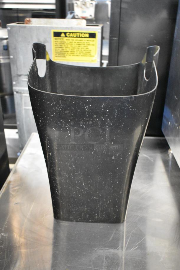 4 Various Poly Trash Cans. 4 Times Your Bid! - Image 2 of 4
