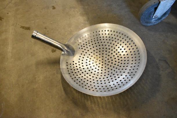 5 Metal Items Including Wok and Strainers. Includes 15x22x6. 5 Times Your Bid! - Image 2 of 6