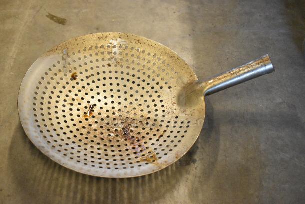 5 Metal Items Including Wok and Strainers. Includes 15x22x6. 5 Times Your Bid! - Image 3 of 6