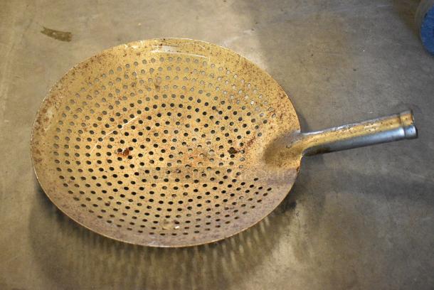 5 Metal Items Including Wok and Strainers. Includes 15x22x6. 5 Times Your Bid! - Image 4 of 6