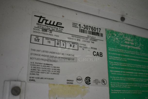 True GDM-33 Metal Commercial 2 Door Reach In Cooler Merchandiser w/ Poly Coated Racks. 115 Volts, 1 Phase. Tested and Working! - Image 5 of 5