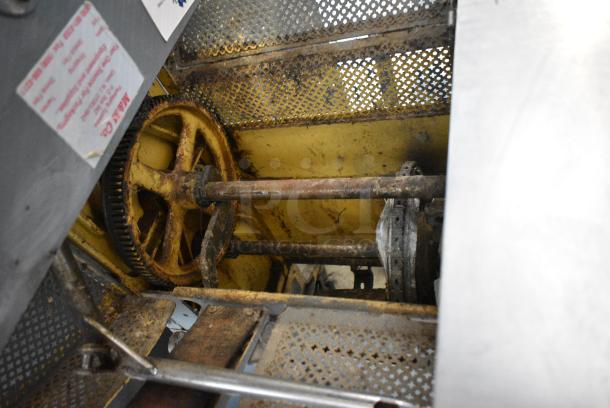 Tom TM-45 Metal Commercial Floor Style Tying Machine on Commercial Casters. Tested and Working! - Image 5 of 7