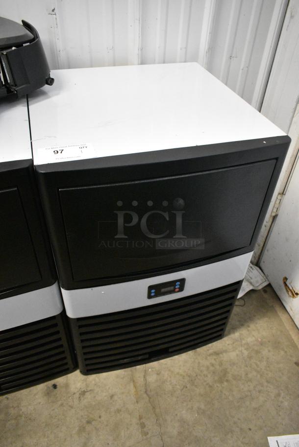 BRAND NEW SCRATCH AND DENT! Hoocoo HCIM-40 Stainless Steel Commercial Undercounter Self Contained Ice Machine. 115 Volts, 1 Phase. - Image 2 of 7