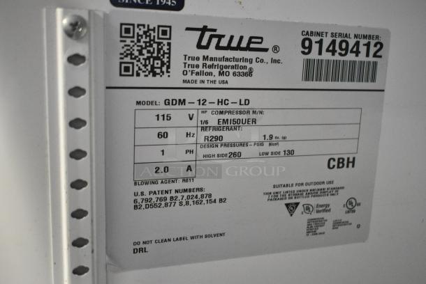 True GDM-12-HC-LD Metal Commercial Single Door Reach In Cooler Merchandiser w/ Poly Coated Racks. 115 Volts, 1 Phase. Tested and Working! - Image 6 of 6
