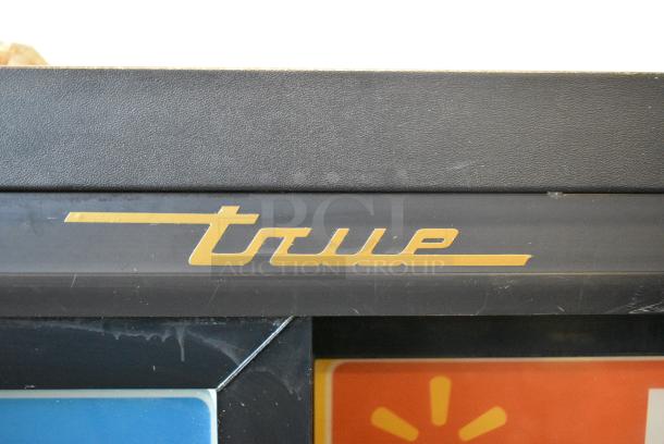 True GDM-41SL-54-LD Metal Commercial 2 Door Reach In Cooler Merchandiser. 115 Volts, 1 Phase. Tested and Working! - Image 2 of 5