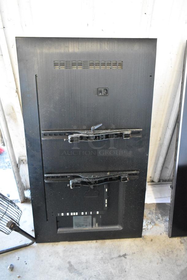 Samsung PH43F-P 43" Color Display Monitor. 100-240 Volts, 1 Phase. Buyer Must Pick Up - We Will Not Ship This Item. - Image 2 of 4