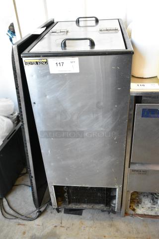 Silver King SKFS2 Stainless Steel Commercial Chest Freezer w/ Center Hinge Lid. 115 Volts, 1 Phase. Tested and Working!