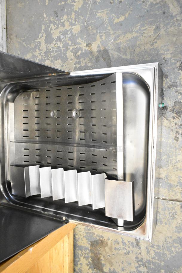 APW Wyott CFHS-21 Stainless Steel Commercial Countertop Fry Dumping Station. 120 Volts, 1 Phase. Tested and Working! - Image 2 of 5