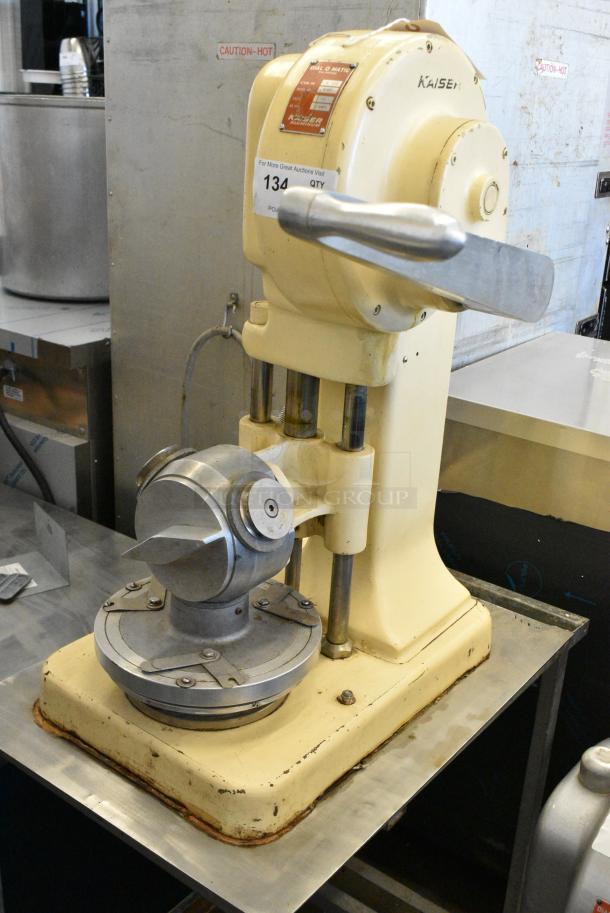 Kaiser D-301 Metal Commercial Countertop Pie Press on Metal Stand w/ Commercial Casters. 115 Volts, 1 Phase. Tested and Working! - Image 3 of 8