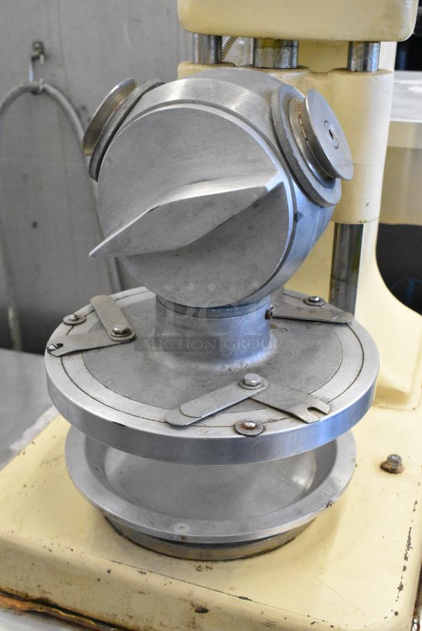 Kaiser D-301 Metal Commercial Countertop Pie Press on Metal Stand w/ Commercial Casters. 115 Volts, 1 Phase. Tested and Working! - Image 5 of 8