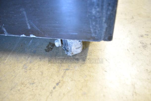 LIKE NEW! Gedun Metal Commercial Floor Style Deli Display Case Merchandiser on Commercial Casters.  208 Volts, 1 Phase. - Image 3 of 9