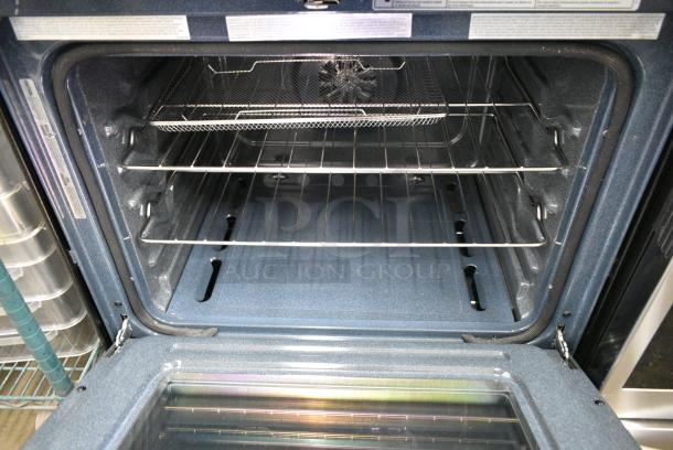 BRAND NEW SCRATCH AND DENT! Whirlpool Stainless Steel Commercial Natural Gas Powered 4 Burner Range w/ Convection Oven. - Image 5 of 6
