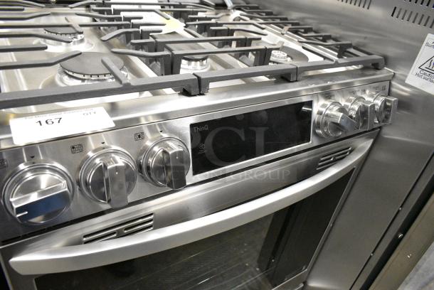 BRAND NEW SCRATCH AND DENT! LG Stainless Steel Commercial Natural Gas Powered 4 Burner Range w/ Convection Oven. - Image 4 of 5