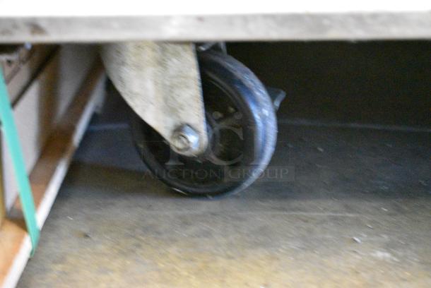 Avantco 178A19FHC Stainless Steel Commercial Single Door Reach In Freezer on Commercial Casters. 115 Volts, 1 Phase. Tested and Working! - Image 4 of 7
