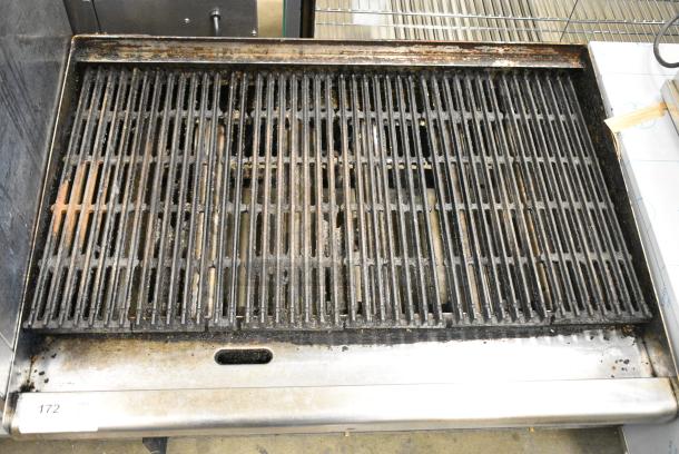 Star Max Stainless Steel Commercial Countertop Natural Gas Powered Charbroiler Grill. - Image 4 of 7