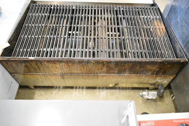 Star Max Stainless Steel Commercial Countertop Natural Gas Powered Charbroiler Grill. - Image 5 of 7