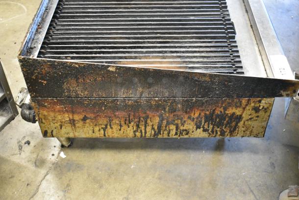 Star Max Stainless Steel Commercial Countertop Natural Gas Powered Charbroiler Grill. - Image 6 of 7