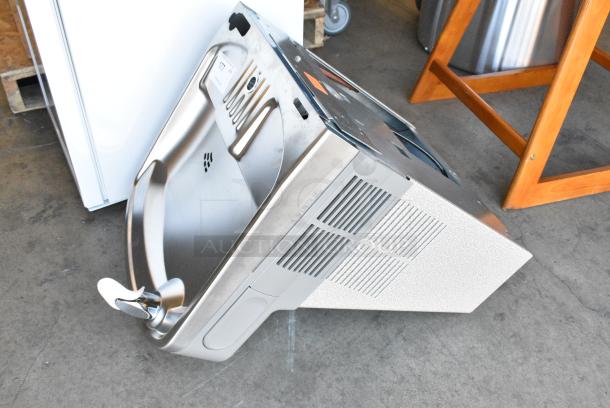 BRAND NEW SCRATCH AND DENT! Elkay Stainless Steel Wall Mount Water Fountain - Image 1 of 5