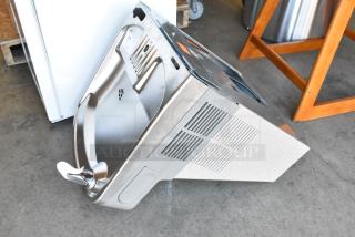 BRAND NEW SCRATCH AND DENT! Elkay Stainless Steel Wall Mount Water Fountain