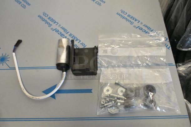 BRAND NEW SCRATCH AND DENT! Avantco 178NPY14LR Compressor - R290. 115-127 Volts, 1 Phase. - Image 2 of 4
