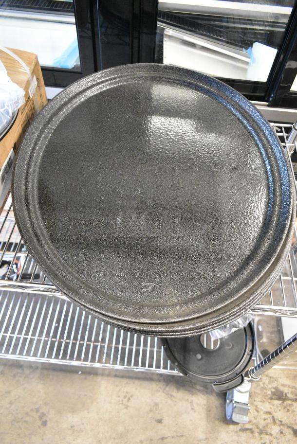 ALL ONE MONEY! Lot of Various BRAND NEW SCRATCH AND DENT! Items Including 176AUGR8OZO Choice 8 oz. Stainless Steel Oval Au Gratin Dish, 176STF1600BK Choice 16" Black Round Fiberglass Non-Skid Serving Tray, 2712500GR2BK Carlisle 2500GR2004 Black 24" x 19 1/2" Griptite 2 Oval Non Skid Fiberglass Serving Tray - Image 5 of 5