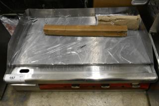 BRAND NEW SCRATCH AND DENT! Avantco 177EG30N Stainless Steel Commercial Countertop Electric Powered 2 Bay Fryer w/ 2 Metal Fry Baskets. 208-240 Volts, 1 Phase.