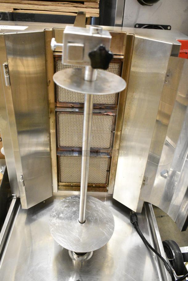 BRAND NEW SCRATCH AND DENT! Avantco 177VB203 Stainless Steel Commercial Countertop Natural Gas Powered Vertical Broiler. 28,500 BTU. - Image 3 of 10