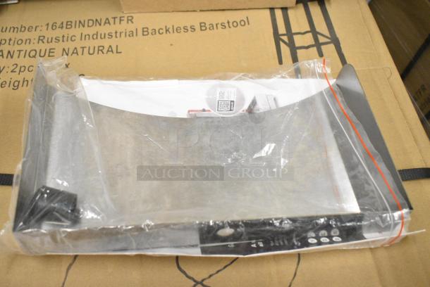 BRAND NEW SCRATCH AND DENT! Avantco 177VB203 Stainless Steel Commercial Countertop Natural Gas Powered Vertical Broiler. 28,500 BTU. - Image 9 of 10