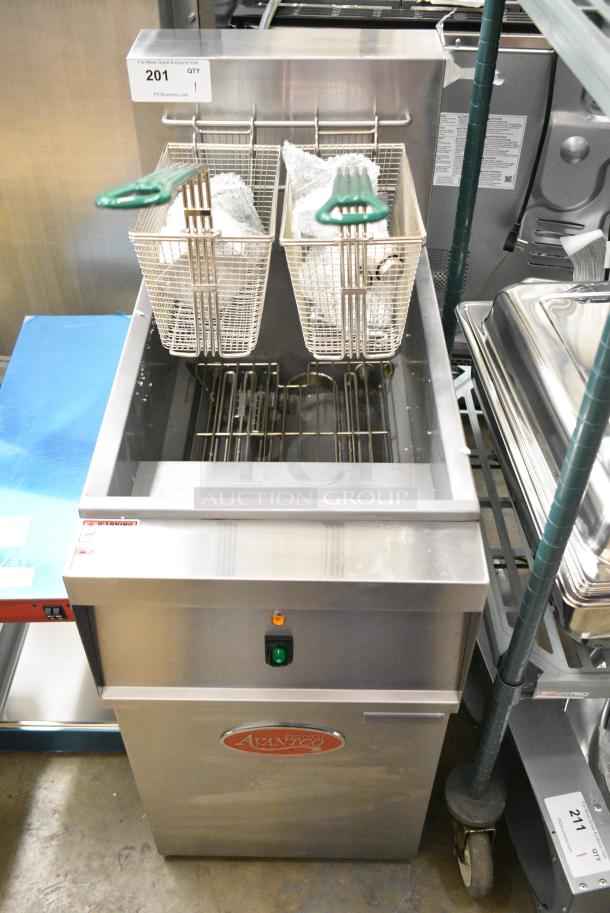 BRAND NEW SCRATCH AND DENT! Avantco 177EF40E Stainless Steel Commercial Countertop Electric Powered Deep Fat Fryer w/ 2 Metal Fry Baskets. 240 Volts. - Image 1 of 7