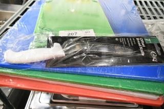 10 BRAND NEW SCRATCH AND DENT! Choice 220KWBRDOFF7 7" Offset Serrated Edge Bread Knife with White Handle. 10 Times Your Bid!