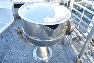 Groen D30 Stainless Steel Commercial 30 Gallon Steam Kettle.