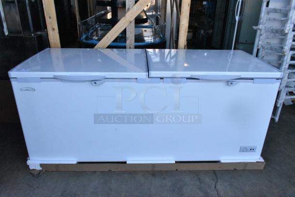 BRAND NEW SCRATCH AND DENT! KoolMore SCF-24C Metal Chest Freezer w/ 2 Hinge Lids. 115 Volts, 1 Phase. Tested and Working! - Image 2 of 6